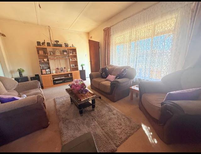 3 BEDROOM HOUSE FOR SALE IN VANDERBIJLPARK CW 3